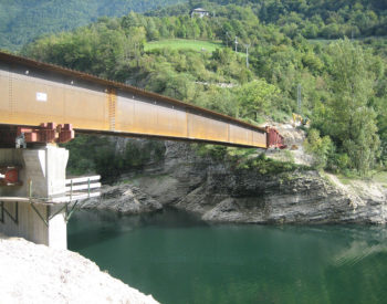 Ponte lago del Corlo